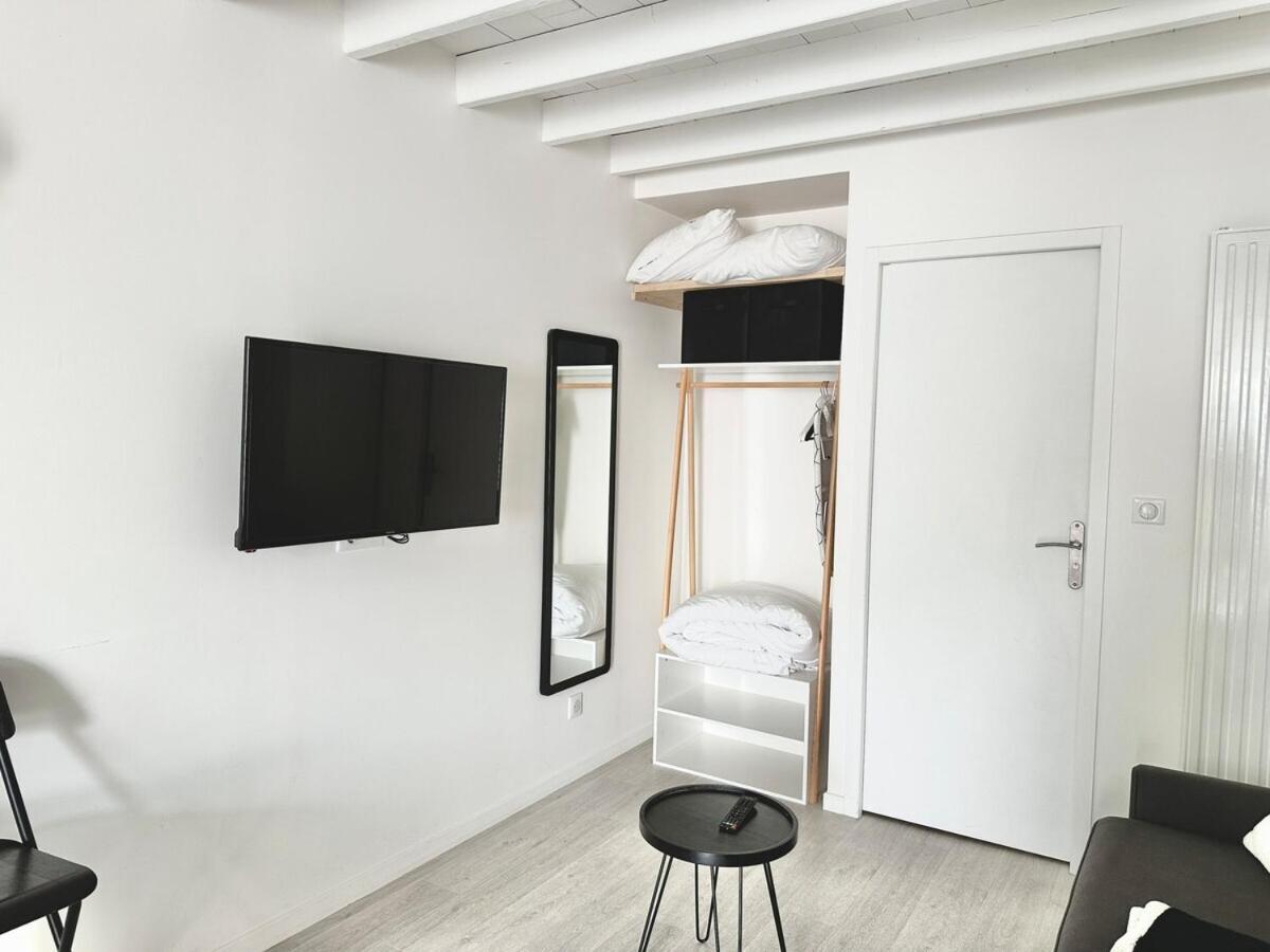 Le Patio De Loiseau Apartment Le Mans Phòng bức ảnh